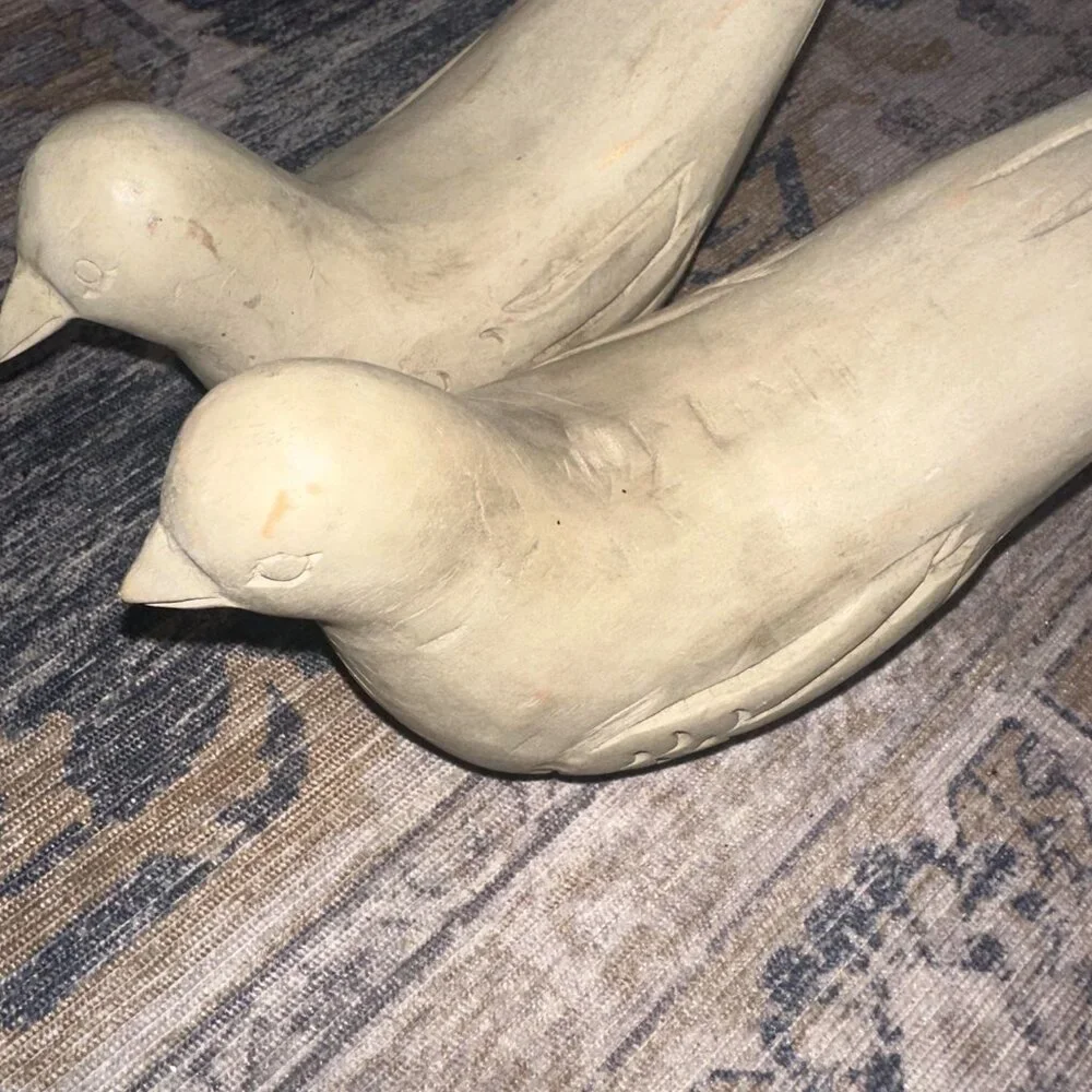 Carved Bird Sculpture Pair – Heart-Shaped Lovebirds with Feather Detail - Picture 3 of 3